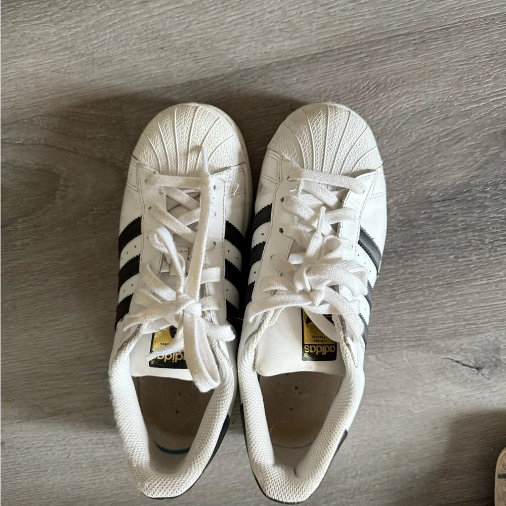 Adidas Superstar White with Black Stripes - Picture 6 of 8